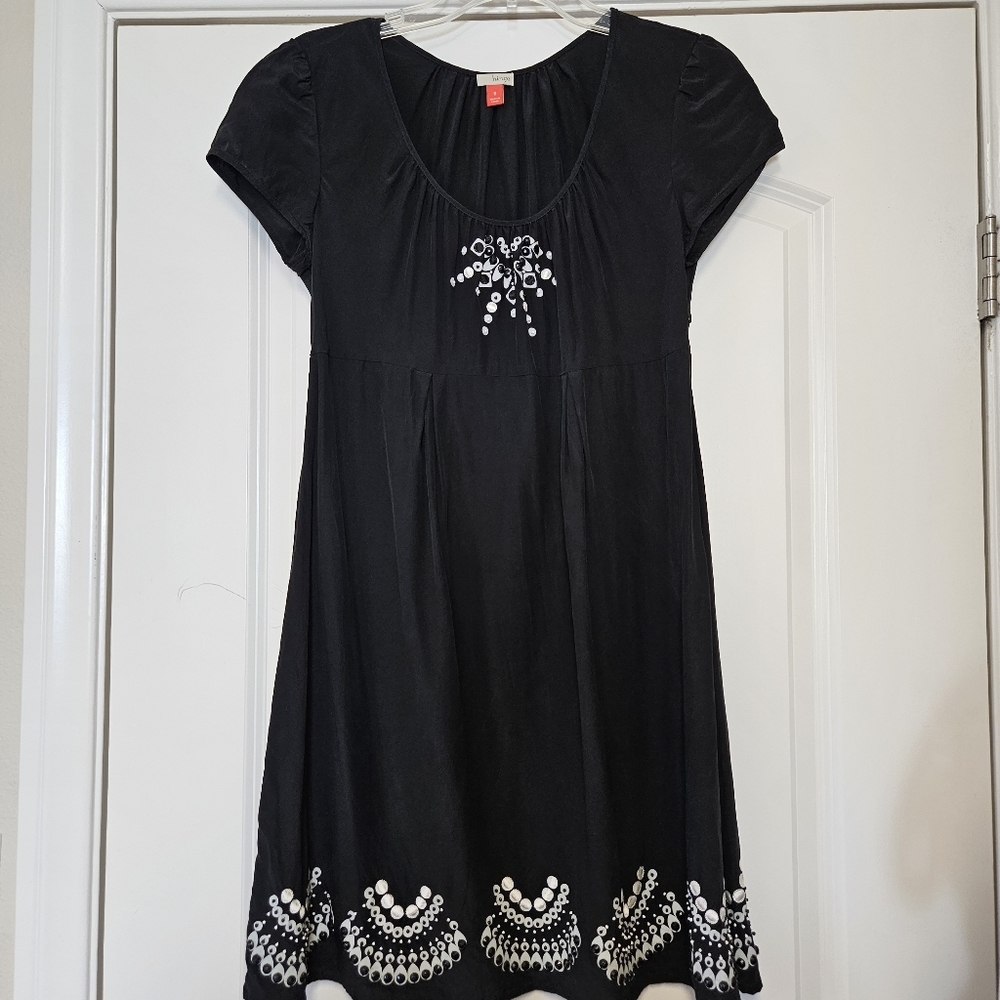 Nordstrom Hinge black swing dress beaded scoop neck size small